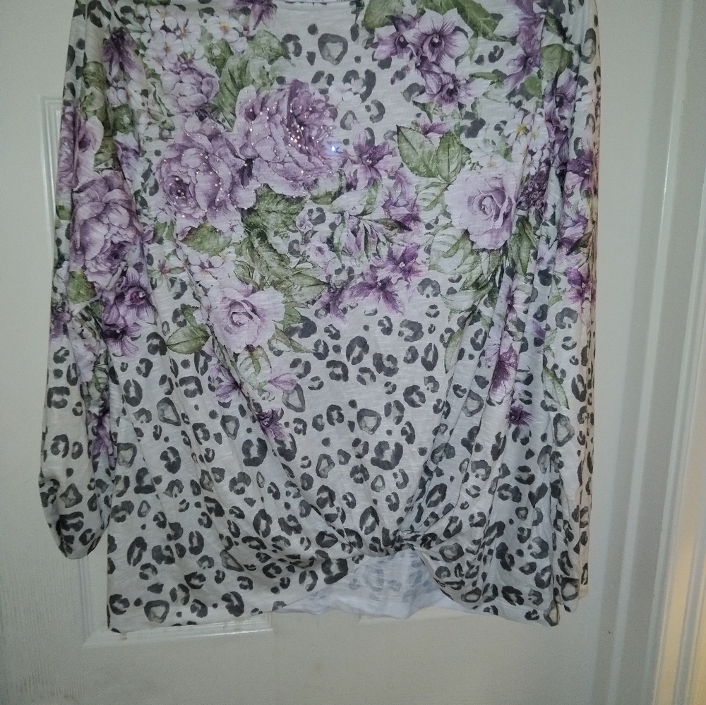 Women's purple floral top size extra large new